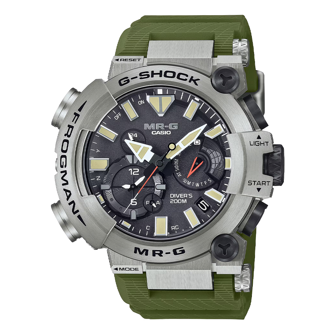 型番：MRG-BF1000RG-3AJR<br />
ケース径：49.7ｍｍ<br />
防水機能：200ｍ潜水用防水<br />
ブルートゥース搭載電波ソーラー<br />
<br />
<br />
価格：572,000円（税込）<br />
<br />
<br />
スタッフの一言：<br />
<br />
世界最大のカエル「ゴライアスガエル」をモチーフにした本格的ダイバーモデル<br />
<br />
カジュアルな服装によく似あうカラーリングをしています<br />
<br />
ミリタリーテイストが好きな方におススメしたい1本です<br />
<br />
<br />
お問い合わせやご予約などは、こちらをクリックしてください↓<br />
https://kobayashi-tokeiten.com/inquiryform/<br />
「グレッシブを見た」と型番などの記載もお願いします<br />
グレッシブ担当までご連絡いただけると、よりスムーズな対応をさせていただきます<br />
