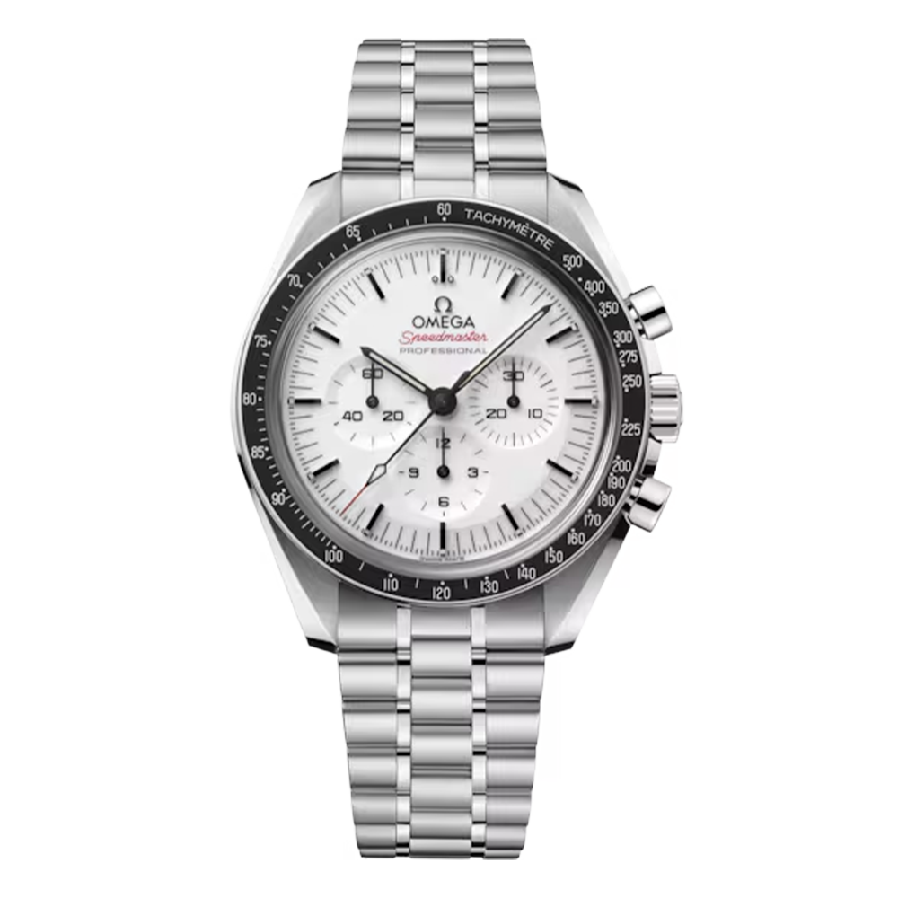 型番：310.30.42.50.04.001<br />
ケース径：42ｍｍ<br />
防水機能：５気圧<br />
ムーブメント：手巻き<br />
<br />
<br />
価格：1,287,000円（税込）<br />
<br />
<br />
スタッフの一言：<br />
<br />
世界で最も有名なクロノグラフともいえるスピードマスターから登場したホワイト文字盤モデル<br />
<br />
クロノグラフとしては珍しい真っ白な色は爽やかな印象があります<br />
<br />
他の人が持ってないようなレアなクロノグラフをお探しの方におススメしたい1本です<br />
<br />
<br />
お問い合わせやご予約などは、こちらをクリックしてください↓<br />
https://kobayashi-tokeiten.com/inquiryform/<br />
「グレッシブを見た」と型番などの記載もお願いします<br />
グレッシブ担当までご連絡いただけると、よりスムーズな対応をさせていただきます