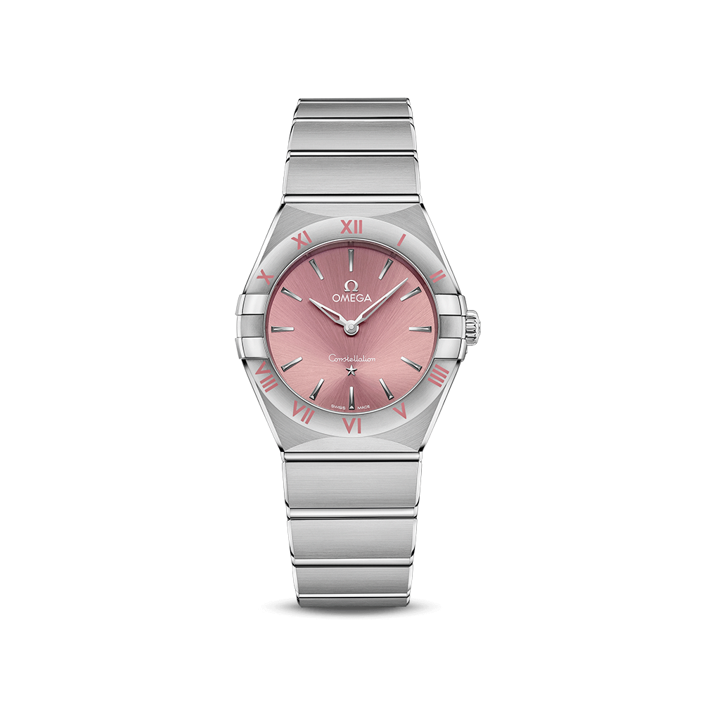 OMEGA CONSTELLATION QUARTZ 28mm<br />
オメガ コンステレーション クオーツ28mm<br />
<br />
価格：　￥495,000<br />
品番：　131.10.28.60.11.001<br />
ケース: 　ステンレススティール<br />
ケース直径:　 28 mm<br />
防水: 　3 気圧 (30 メートル / 100 フィート)<br />
キャリバー： オメガ 4061（電池の寿命の最大化を実現する、新しいクオーツ・キャリバー。赤のオメガロゴ入り、ロジウムプレート仕上げ。）電池寿命: 48ヶ月<br />
種類： クォーツ<br />
ダイアルの色: 　ピンク<br />
クリスタル: 　両面に無反射加工を施したドーム型強化無反射サファイアガラス<br />
素材: 　ステンレススティール<br />
クラスプの種類: 　コンフォートセッティング付きバタフライクラスプ<br />
<br />
<br />
ドラマティックな不朽のデザインを誇るオメガ「コンステレーション」は、ケースに施された有名なハーフムーンデザインと「爪」、そしてとリンクブレスレットが特徴です。<br />
<br />
この25mmのステンレススティール製モデルは、ローマ数字が刻印されたベゼルが印象的で、ホワイトマザーオブパールのダイアルと傷の付きにくいサファイアクリスタルガラスが採用されています。針、オメガロゴ、コンステレーションの「星」、インデックスには18Kホワイトゴールドが使用されています。<br />
<br />
オメガ キャリバー 4061が搭載されており、ケースバックには「コンステレーション」を象徴する天文台のメダリオンが付いています。<br />
<br />
<br />
名古屋栄三越にはオメガ（OMEGA）の在庫を多数ご用意いたしております。オメガ（OMEGA）なら名古屋栄三越6階時計までお申し付けください。<br />
<br />
名古屋栄三越についてのお問合せは･･･<br />
<br />
〒460-8669 愛知県名古屋市中区栄3-5-1<br />
TEL:052-252-3743 （６階　ウォッチ＆ジュエリー）<br />
定休日:不定休<br />
営業時間:10:00～20:00<br />
