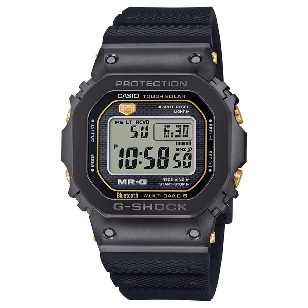 G-SHOCKの最上級ラインである「MR-G」シリーズ。<br />
MRG-B5000は、G-SHOCKの初代モデルのDW-5000Cにこだわりの金属素材の採用と丹念な仕上げを施して、つくりあげたMR-Gです。<br />
複雑な形状をしているベゼルを25個の部品で構成することで、パーツごとに細部まで研磨を施すことが出来るようになり、より高い質感に仕上げることができました。また、ベゼルパーツの間に、ステンレス製の板バネやシリコン等の緩衝体を備えることで強度を高めたマルチガードストラクチャーを採用しています。<br />
ベゼルトップには純チタンの約4倍の硬度を誇り、プラチナと同等の輝きを持つといわれる「COBARION（コバリオン）」を、ケースやベゼルには高硬度のチタン合金、64チタンを採用しています。着け心地の良いフッ素ラバー製のデュラソフトバンドは、ケースとの嵌合部にチタンパーツをインサートして成型することで、強度を高めています。<br />
<br />
価格：396,000円（税込）<br />
<br />
時刻修正：電波時計 日本・北米・ヨーロッパ・中国地域対応 MULTIBAND6<br />
<br />
使用電源・電池寿命：タフソーラー（ソーラー充電システム）<br />
<br />
ケース・ベゼル材質：チタン／コバリオン<br />
<br />
バンド：デュラソフトバンド（フッ素ラバー）　ワンプッシュ三つ折れ式中留<br />
<br />
防水性：20気圧防水<br />
<br />
ケースサイズ（縦×横×厚さ）49.4 × 43.2 × 12.9 mm<br />
<br />
質量：103 g