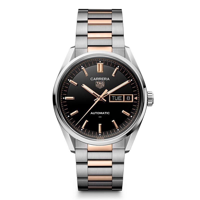 型番：WDA2111.BD0001<br />
ムーヴメント：自動巻き<br />
ケース径：41mm<br />
防水：100m<br />
<br />
価格：1,292,500円(税込)<br />
<br />
タグ・ホイヤー カレラ デイデイト から、ステンレススティールとサテン仕上げを施した18K 5N ゴールドのバージョンが登場。コレクションに洗練されたタッチを加えています。TH31-02 ムーブメントを搭載し、エレガンスと性能が華麗に融合したモデルです。<br />
<br />
ブラック オパーリン ダイヤルには、18K 5N ローズゴールドプレートのインデックスと針が組み合わされ、ラグジュアリー感を演出。ポリッシュ仕上げのステンレススティール製ケースがコントラストを添え、このウォッチの個性を放っています。ケースバックには、成功のシンボルとしてのカレラのレガシーを永遠のものとする、“ビクトリーリース”が刻印されています。