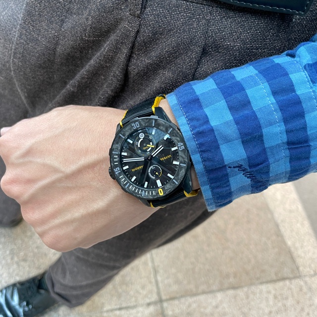 ユリスナルダン ダイバーＸ 44mm