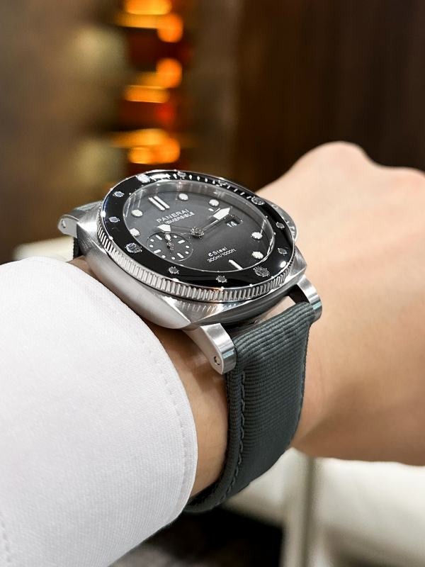 パネライ サブマーシブル クアランタクアトロ Grigio Roccia  PAM01288