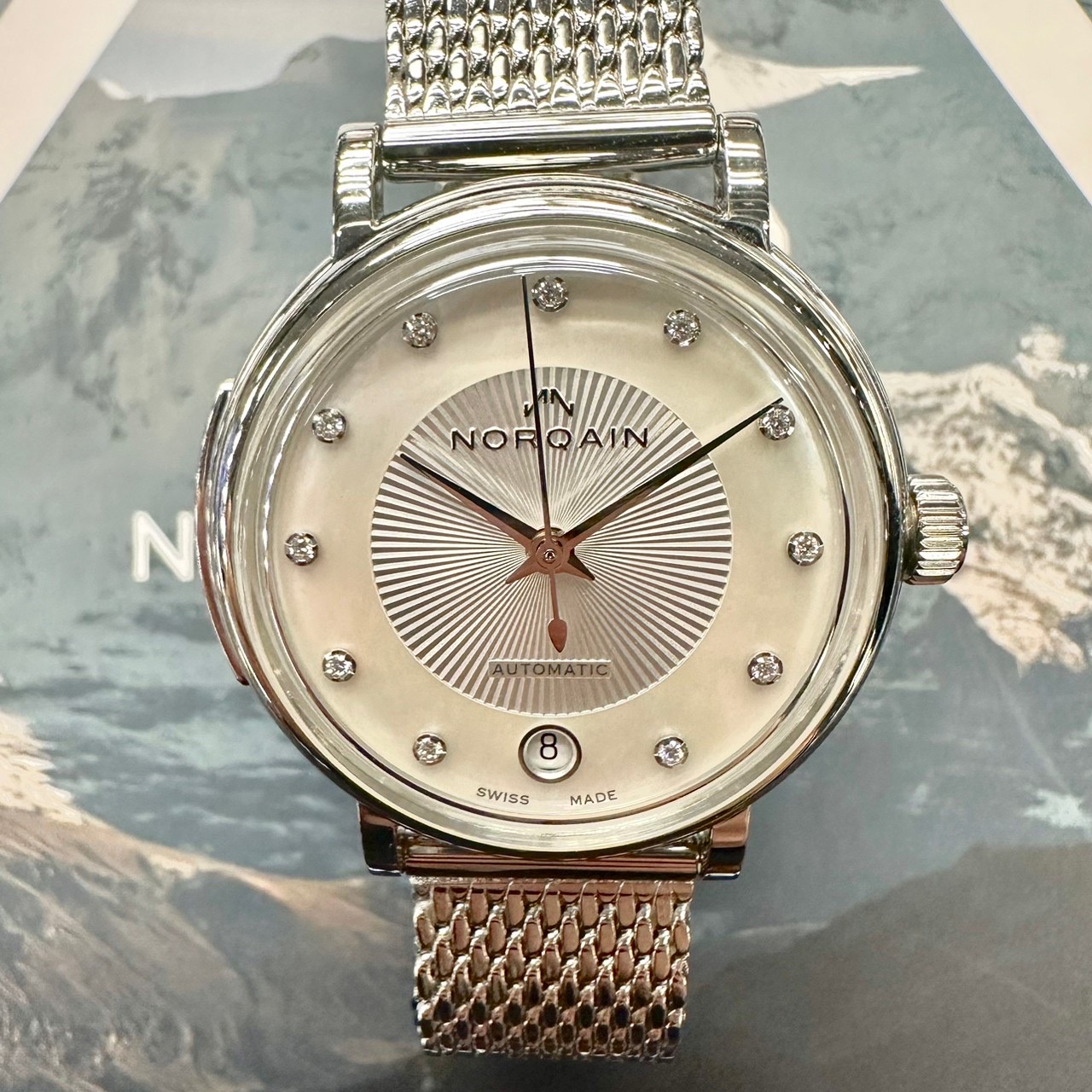 ノルケイン　可愛い　時計　腕時計　プレゼント　ダイヤモンド　レディース　マザーオブパール　上品　カレンダー　贈り物　ラグジュアリー　綺麗