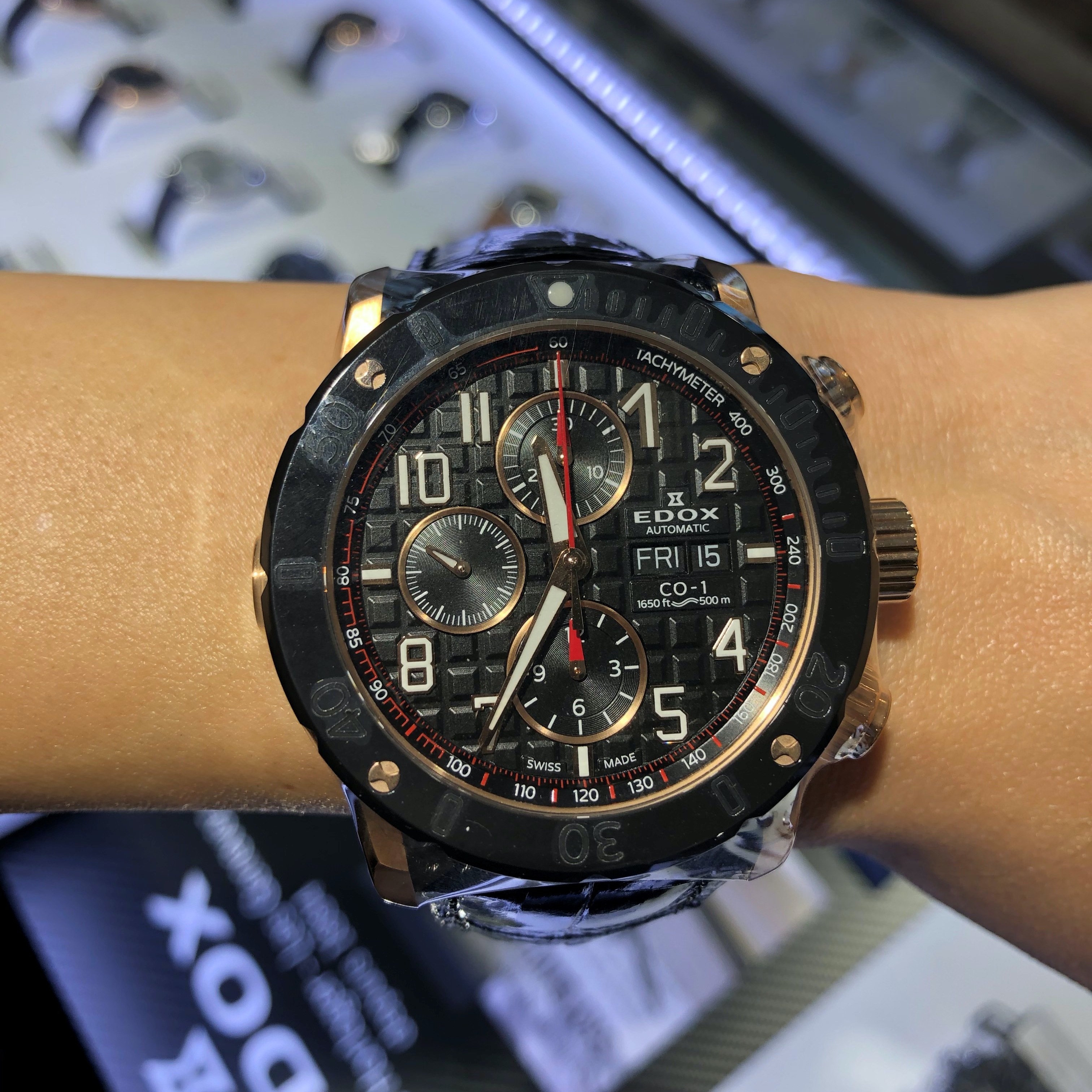 CHRONOFFSHORE-1 CHRONOGRAPH　クロノグラフ　高級時計　腕時計　メンズ腕時計 EDOX　エドックス 　WING　時計　高級時計　北陸　石川 機械式腕時計　セラミック　　ダイバーズウォッチ ブラック　ゴールド　01122-37R-NBR8　