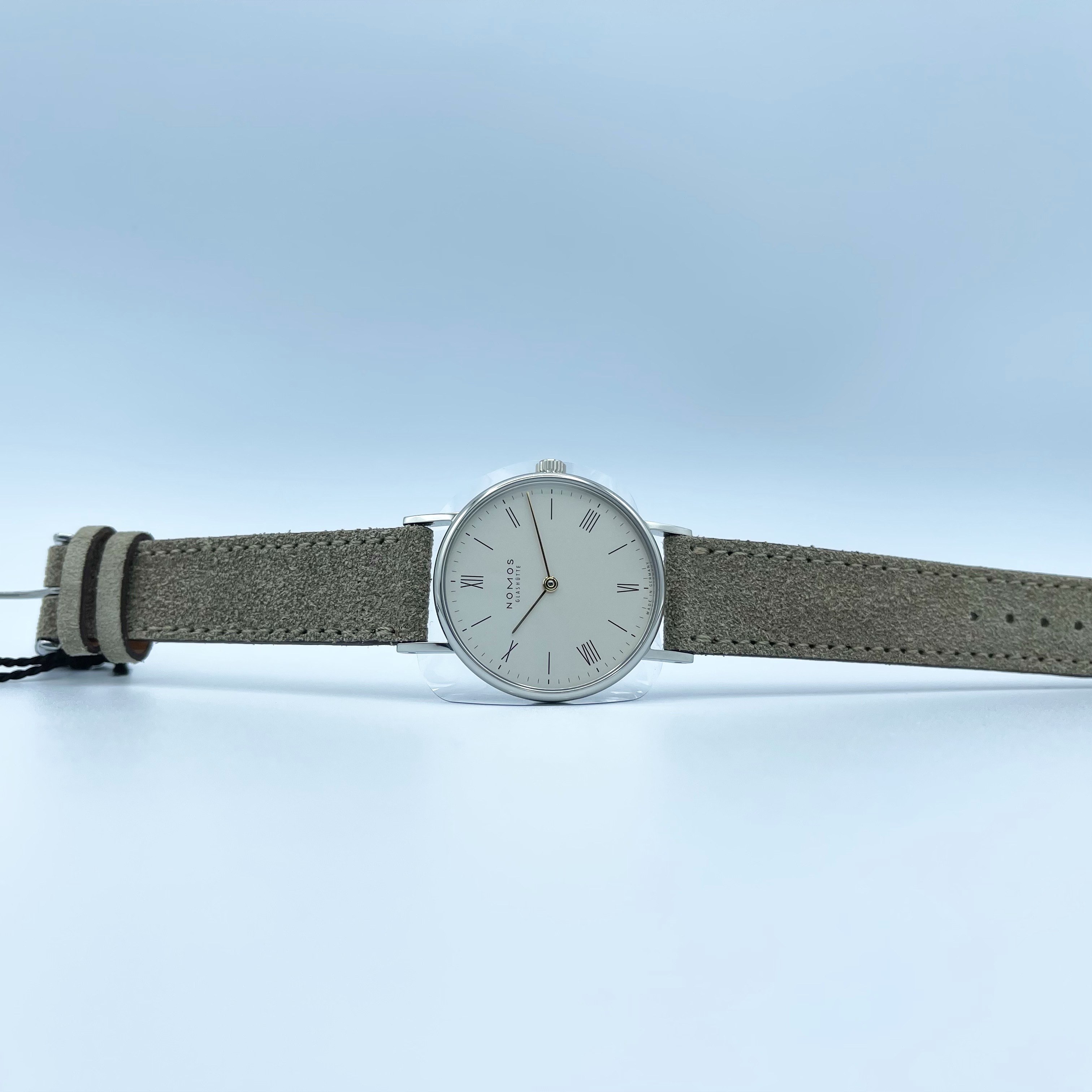 NOMOS GLASHÜTTE 　ノモス　nomos　高級時計　腕時計　機械式時計　機械式腕時計　ドイツ時計　シンプル　ミニマリズム　石川県　石川　北陸　正規取扱店　正規店　メンズ腕時計　レディース腕時計　可愛い　ペアウォッチ　LD1A22W233