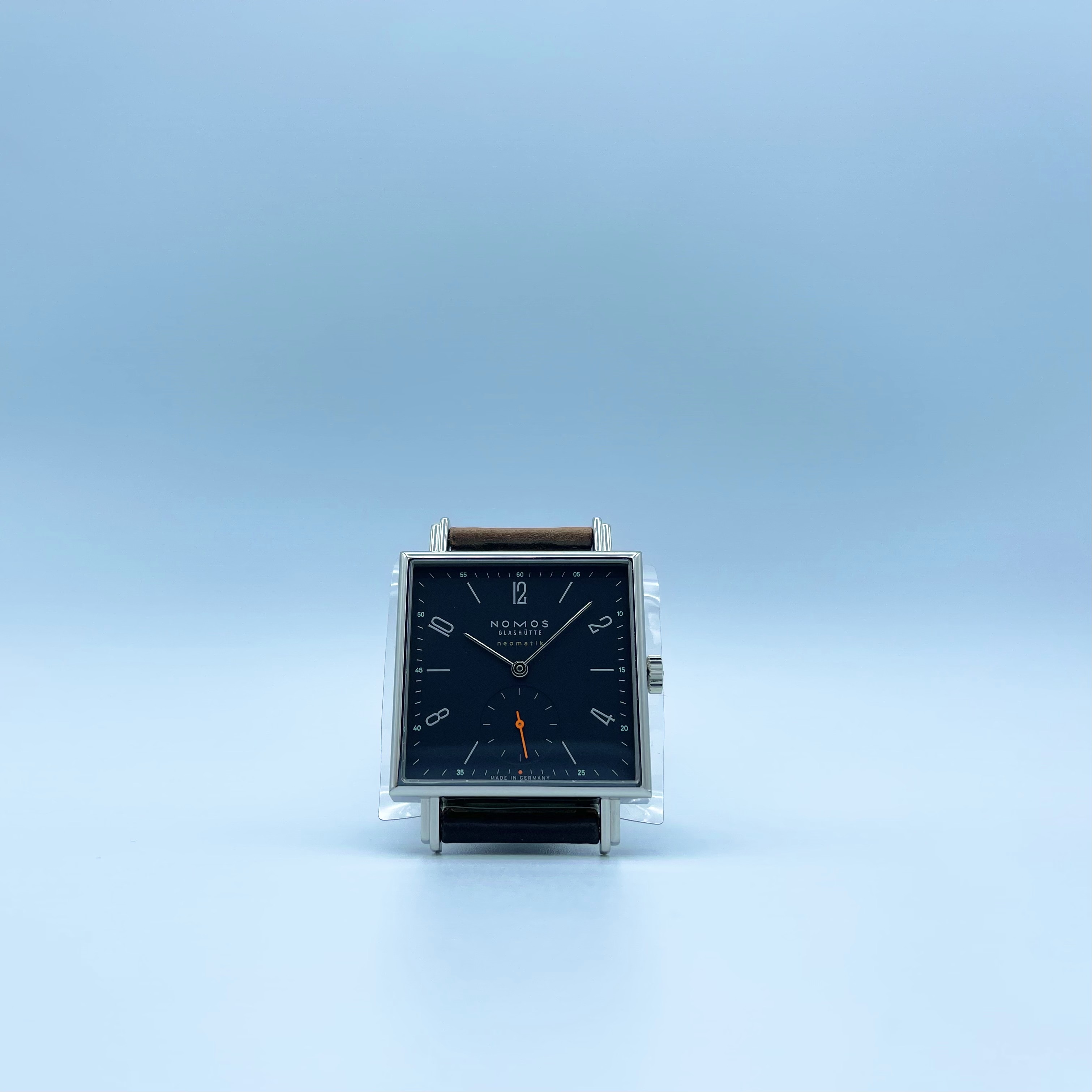 NOMOS GLASHÜTTE 　nomos　ノモス　レディース腕時計　メンズ腕時計　シンプル　時計　デザイン　機械式時計　機械式腕時計　ドイツ時計　ドイツ時計　腕時計　時計　プレゼント　ペアウォッチ　高級時計　ミニマリズム　バウハウス　石川県　石川　北陸　正規取扱店　正規店　TT130011BL2　テトラ