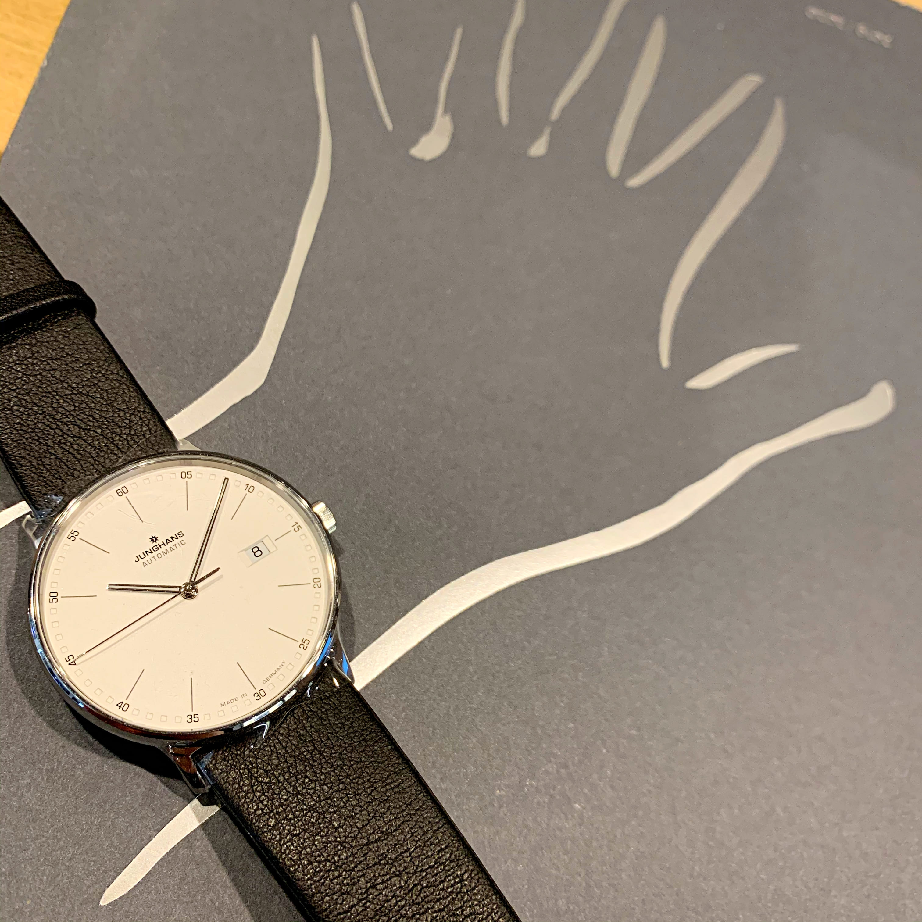 ユンハンス　JUNGHANS　高級時計　ドイツ時計　シンプル腕時計　Form A　027 4730 00