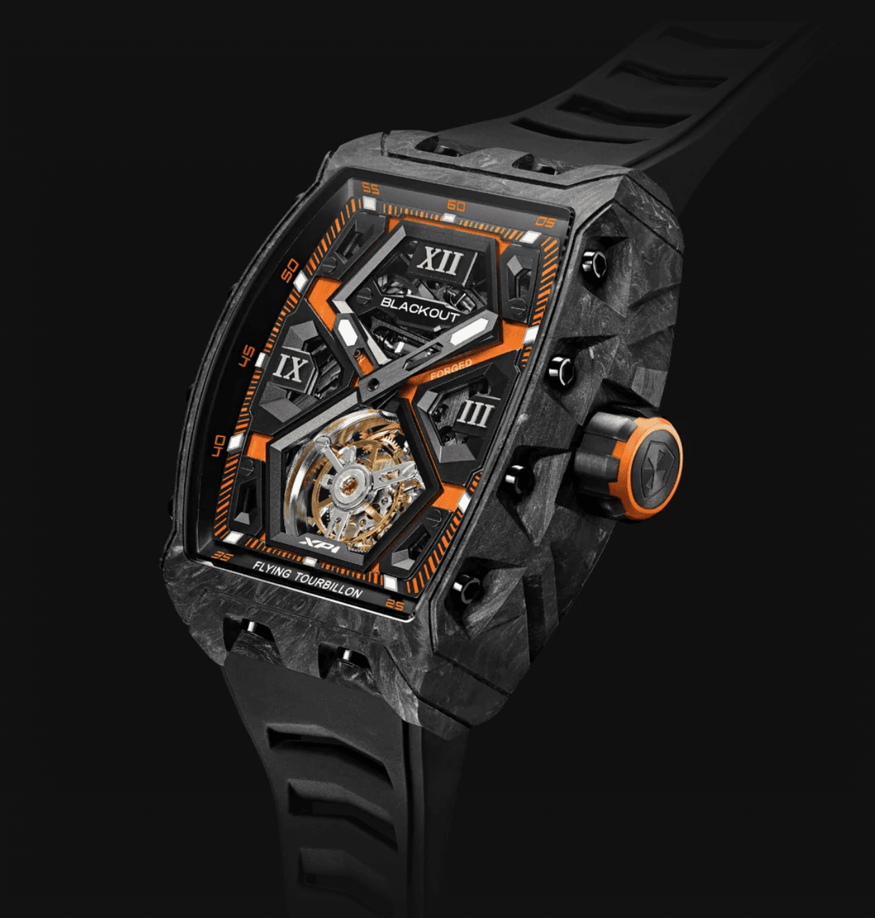 XP1 Tourbillon Orange Racing/BOXP1TBLTCOR「BLACKOUT WATCHES（ブラックアウトウォッチ）の限定モデルXP1 トゥールビヨン オレンジ レーシングが日本で販売中｜世界限定50本、シリアルナンバー入りの希少トゥールビヨンモデルで、スイス・ジュネーブの自社工房にて熟練時計職人が丁寧に手巻き組み立て｜ダブルバレルのフライングトゥールビヨンムーブメントによる72時間パワーリザーブ、白く発光するUACフォージドカーボン製ケース、スイス製スーパールミノバ、サファイアガラス、真鍮製インナーリングと文字盤など、細部までこだわり抜いた仕様｜レーシングカーのようなビビッドなオレンジカラーとプレミアムラバーストラップでスポーティーに仕上げ、10ATMの防水性能と110gの軽量設計を両立｜在庫あり、日本国内入手可能な限定トゥールビヨンウォッチを探す時計ファン・メカ好きに最適なモデル」