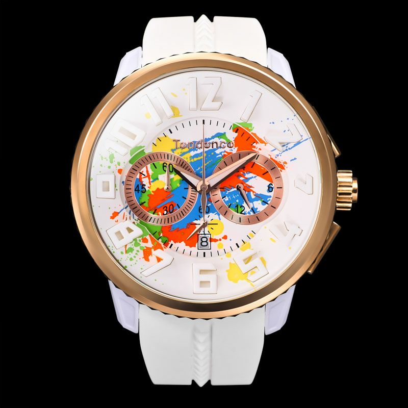 GULLIVER Splash TY046034■日中は色鮮やかに、闇夜では静かに。浮かび上がるインクアート  色彩がキャンバスに飛び散る「アクション・ペインティング」のようなアートを文字盤に大胆にデザイン。 蓄光パウダーを練り込んだ特殊な塗料を採用し、闇夜ではインク部分が静かに浮かび上がります。時分針も蓄光仕様で夜間の時間視認も容易です。 日中はポップなデザイン、夜は人目を引くワンポイントとして1本で2本分楽しめる、遊び心あるコレクション。  ■ホワイト×ビタミンカラー  オレンジ、ライトブルーを基調に、イエロー、ライトグリーンを差し色に使用。ローズゴールドが額縁のようにアートを飾ります。