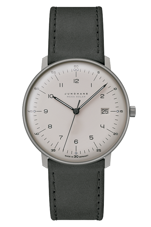 ユンハンス（JUNGHANS）「マックス・ビル（max bill）」は、時をシンプルに美しく表現したドイツデザインの傑作。誕生日や就職、結婚記念日など、人生の節目に贈る特別な腕時計として人気の高いコレクションです。控えめながら深い存在感を放つデザインは、長く愛用できる一生もの。東京でユンハンスのプレゼントを選ぶなら阪急メンズ東京へ。都内最大級の展示数を誇り、贈り物にふさわしいマックス・ビルを実際に手に取ってご覧いただけます。  ユンハンス（JUNGHANS）「マックス・ビル（max bill）」は、ドイツ・バウハウスの哲学を継承した機能美とミニマルデザインの腕時計コレクション。無駄のないフォルムと高い視認性で、時代を超えて愛される名作。東京でユンハンスのマックス・ビルを購入するなら阪急メンズ東京がおすすめ。都内最大級の展示数を誇り、手巻き・自動巻き・クロノスコープなど幅広いラインナップをご覧いただけます。