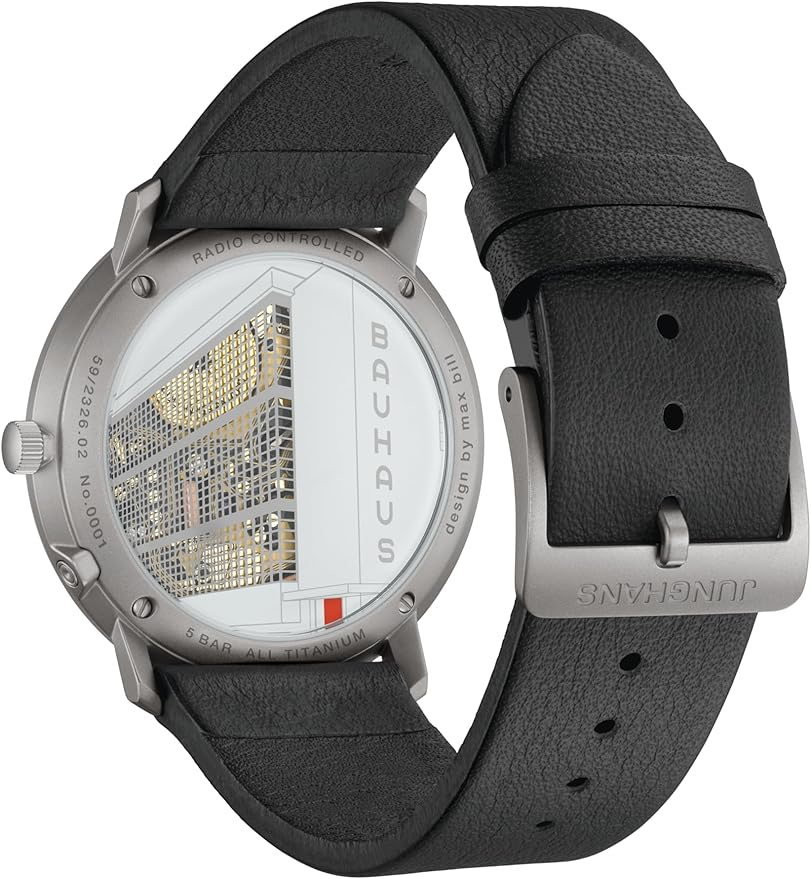 max bill mega solar　Bauhaus　59/2326.02ユンハンス（JUNGHANS）「マックス・ビル（max bill）」は、時をシンプルに美しく表現したドイツデザインの傑作。誕生日や就職、結婚記念日など、人生の節目に贈る特別な腕時計として人気の高いコレクションです。控えめながら深い存在感を放つデザインは、長く愛用できる一生もの。東京でユンハンスのプレゼントを選ぶなら阪急メンズ東京へ。都内最大級の展示数を誇り、贈り物にふさわしいマックス・ビルを実際に手に取ってご覧いただけます。  ユンハンス（JUNGHANS）「マックス・ビル（max bill）」は、ドイツ・バウハウスの哲学を継承した機能美とミニマルデザインの腕時計コレクション。無駄のないフォルムと高い視認性で、時代を超えて愛される名作。東京でユンハンスのマックス・ビルを購入するなら阪急メンズ東京がおすすめ。都内最大級の展示数を誇り、手巻き・自動巻き・クロノスコープなど幅広いラインナップをご覧いただけます。