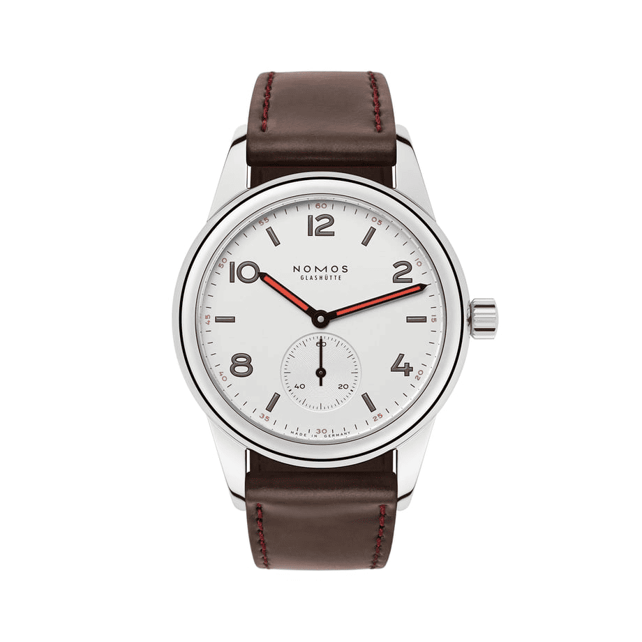 CLUB Re-designed NM703.1　NOMOS GLASHÜTTE  NOMOS ノモスNOMOS Glashütte（ノモス グラスヒュッテ）Club（クラブ）シリーズはカジュアルとクラシックを両立させたデザインが魅力で、ペアウォッチにしても違和感なく揃う実用的な機械式腕時計。クリスマスギフトには、日常使いでの満足度が高いタフな設計とモダンなルックスが喜ばれます。