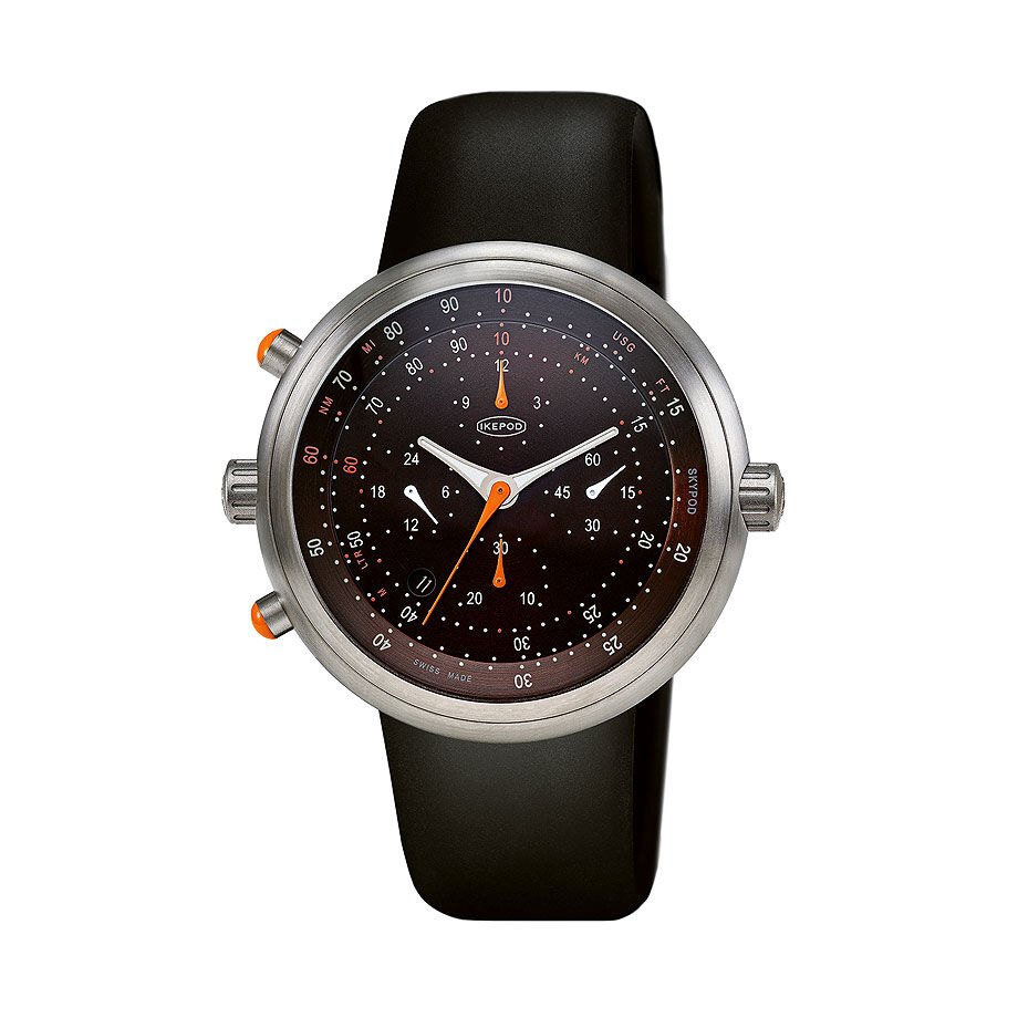 SKYPOD IPSK03RPLB　Ola IKEPOD　IKEPOD アイクポッド　IKEPOD（アイクポッド） SKYPOD チタニウム製ケース 自動巻きクロノグラフ＋GMT機構搭載 世界限定25本のスイスメイド腕時計。スウェーデンのデザインユニットClaesson Koivisto Runeが文字盤デザインを担当し、ローランド・グロアがムーブメントをリフィニッシュ。ブランド復活を象徴する特別モデル。
