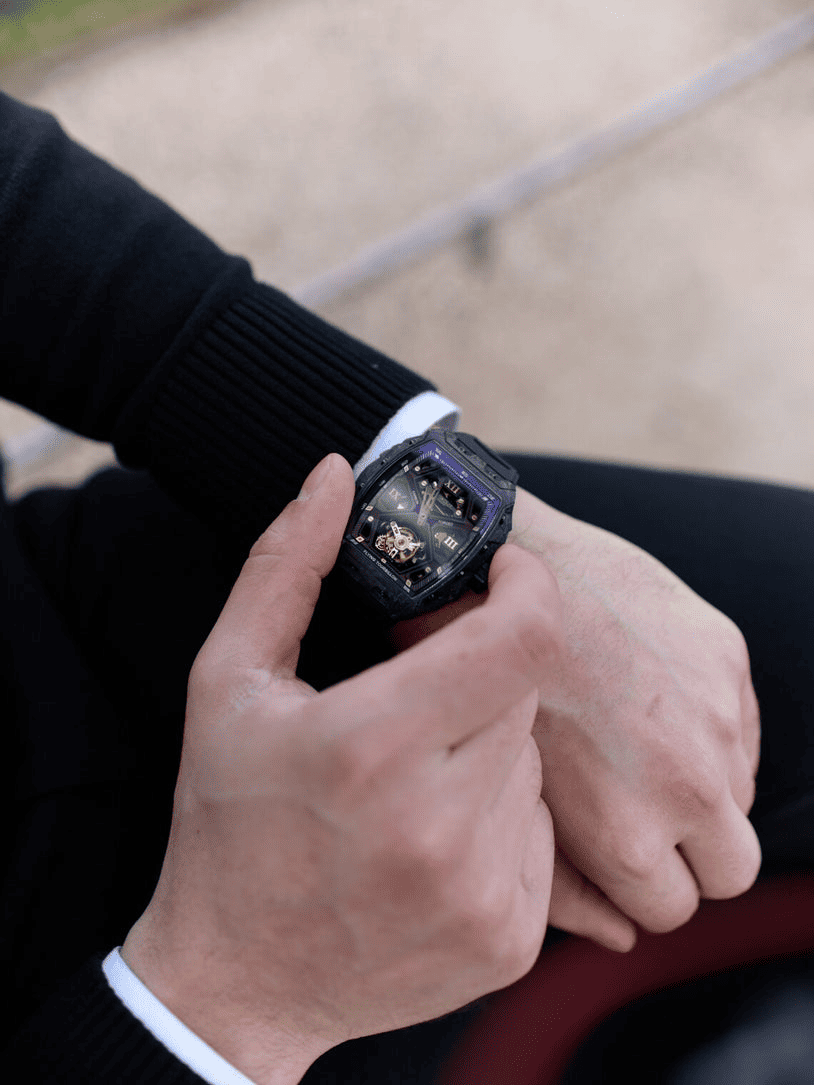 XP1 Tourbillon LT Black / BOXP1TBLTCUV「高級感ある腕時計をカジュアルに楽しむならこれ|BLACKOUT WATCHES XP1 Tourbillonが日本初上陸」