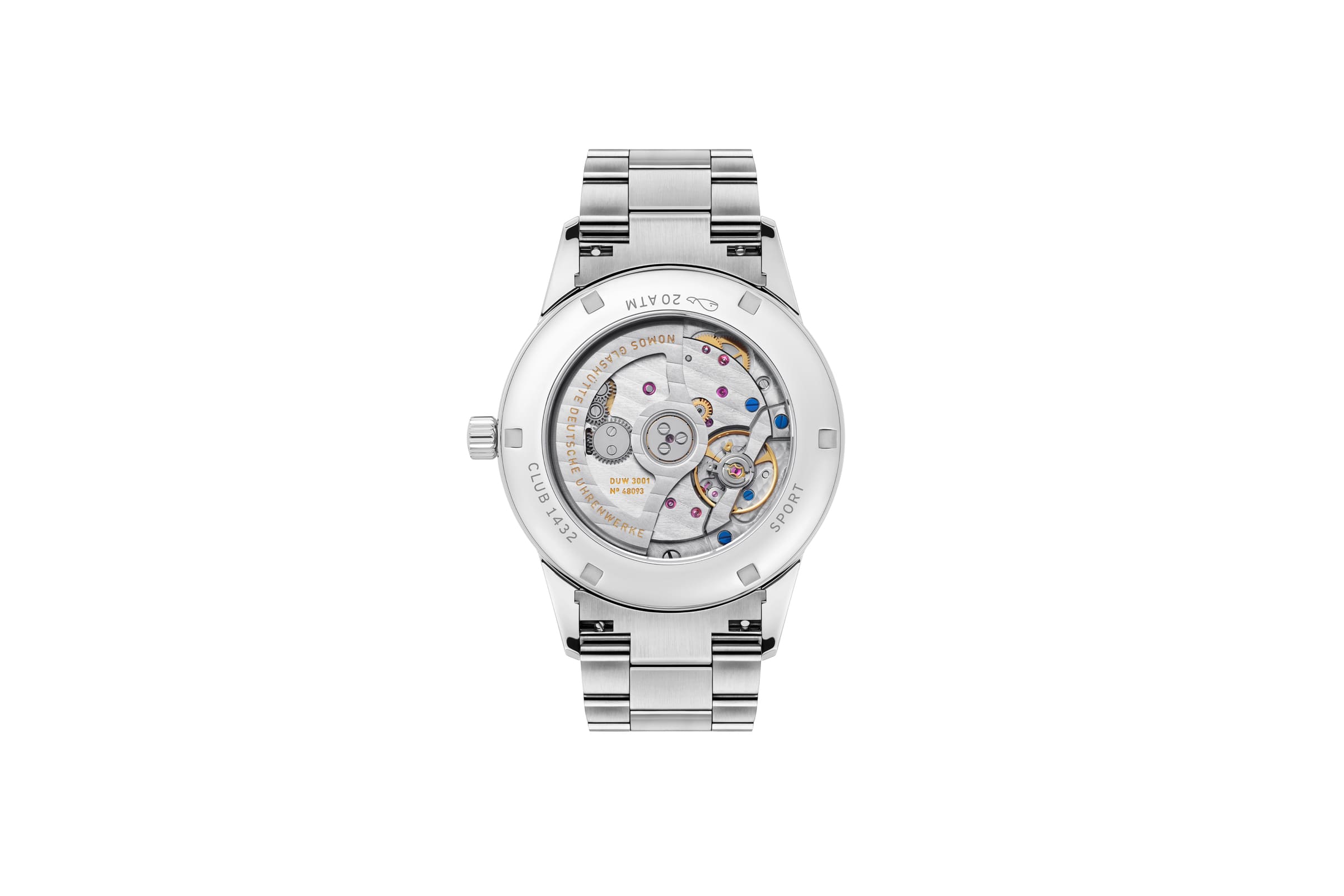 NOMOS（ノモス グラスヒュッテ）の「クラブスポーツ ネオマティック 39 タバコ」NM760は、タバコカラーのサンバースト文字盤が光と調和し、スタイルに深みを与える自動巻き腕時計。ブレスレット一体型ケースと200m防水により、夏のレジャーにも対応するモダンで信頼性の高い1本。