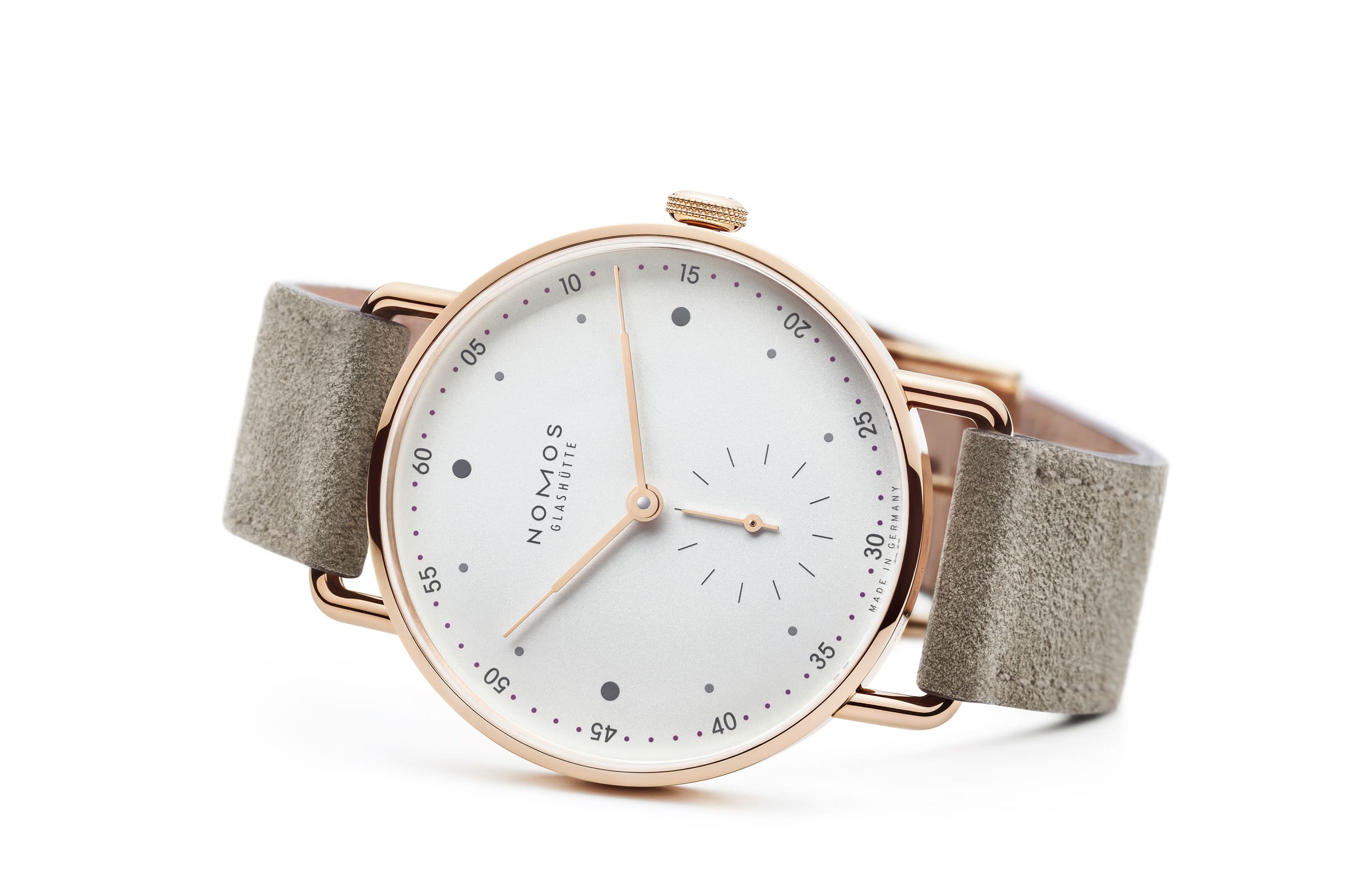 NOMOS GLASHÜTTE（ノモス グラスヒュッテ）のメトロ 33 ローズゴールド（1170/MT3A4W233）は、女性の手元を美しく彩る直径33mmの手巻き腕時計。上品なローズゴールドケースと繊細なデザインが特徴で、特別なギフトや記念の1本にも最適な機械式レディースウォッチ。