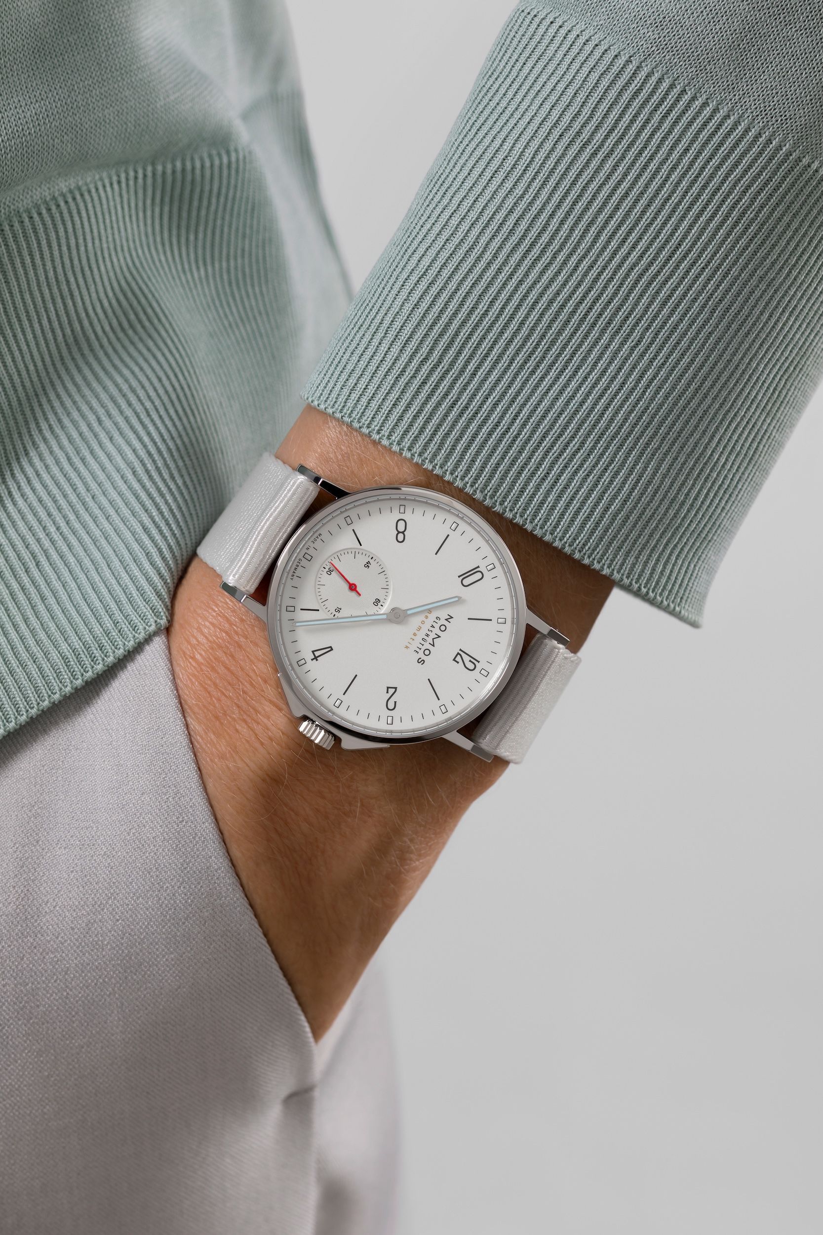 NOMOS アホイ ネオマティック 着用画像1 NOMOSGLASHÜTTE＋FORTUNE TIME 表参道ヒルズ店