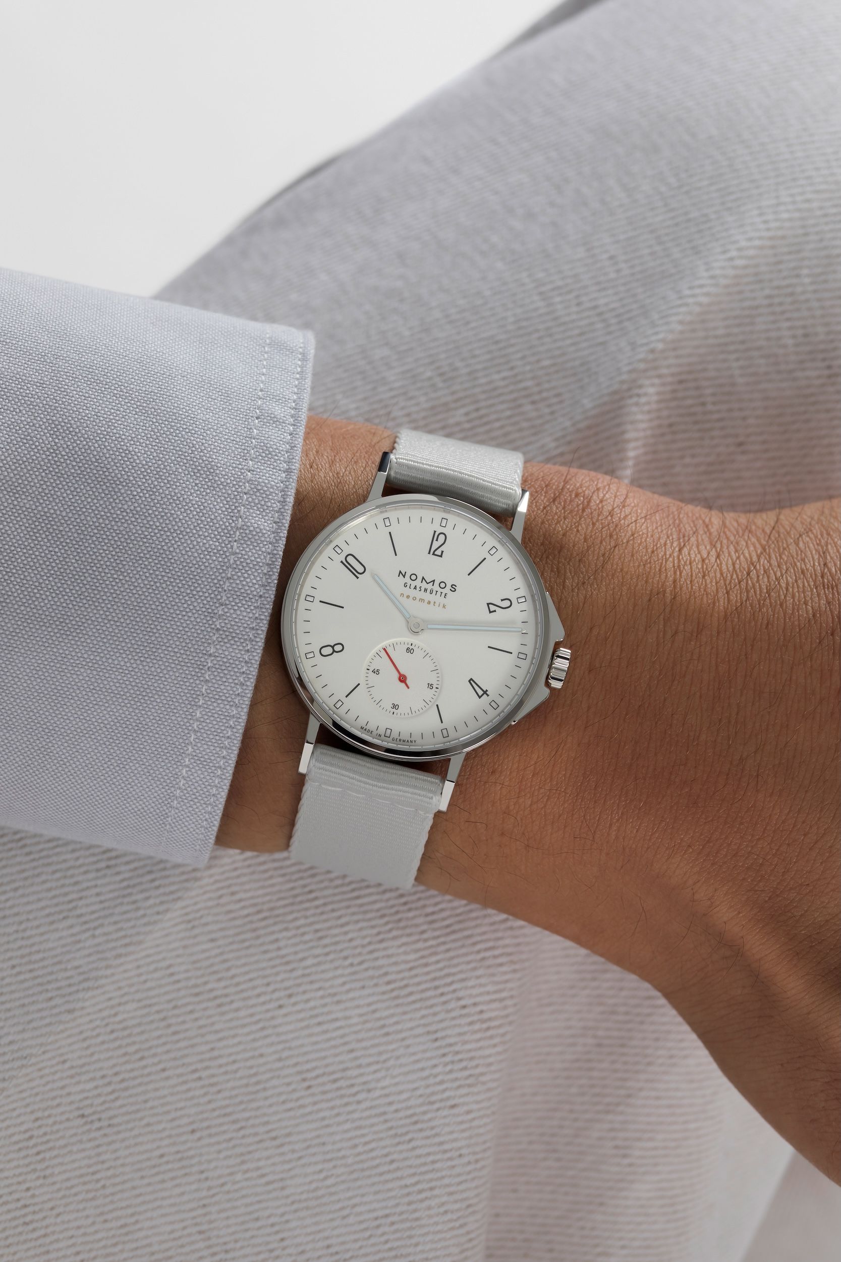 NOMOS アホイ ネオマティック着用画像2 NOMOSGLASHÜTTE＋FORTUNE TIME 表参道ヒルズ店