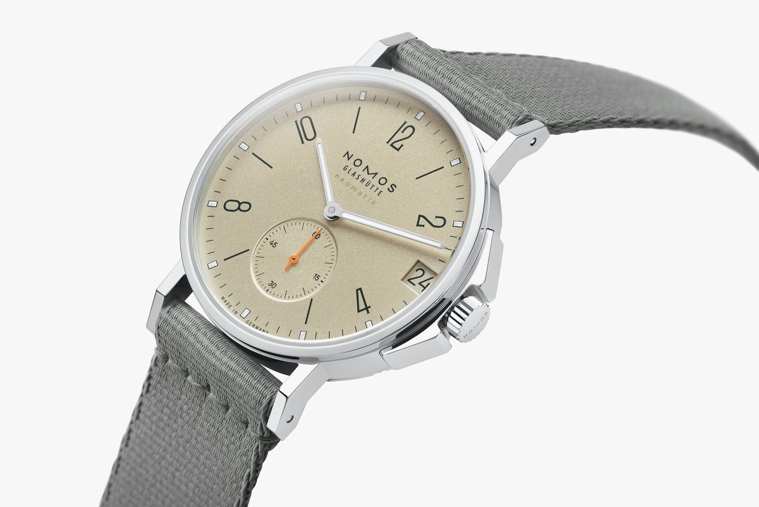 NOMOS アホイ ネオマティック 38 デイト サンド アップ画像 NOMOSGLASHÜTTE＋FORTUNE TIME 表参道ヒルズ店