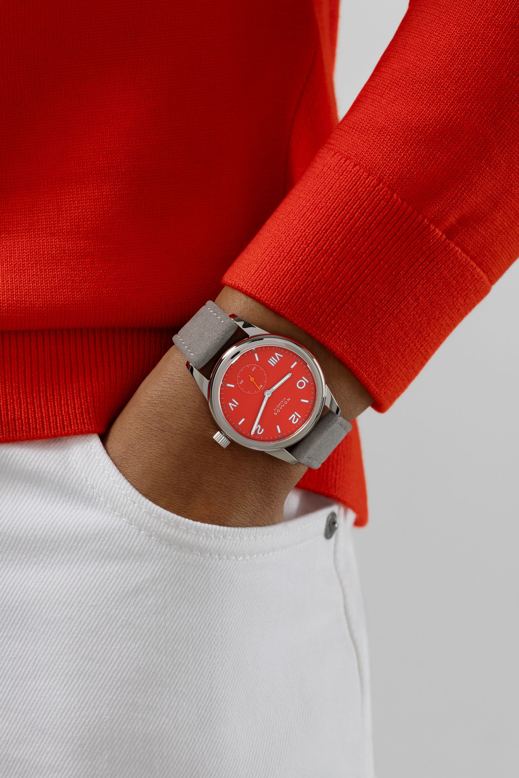 NOMOS クラブ キャンパス ノンストップレッド 着用画像 NOMOSGLASHÜTTE＋FORTUNE TIME 表参道ヒルズ店