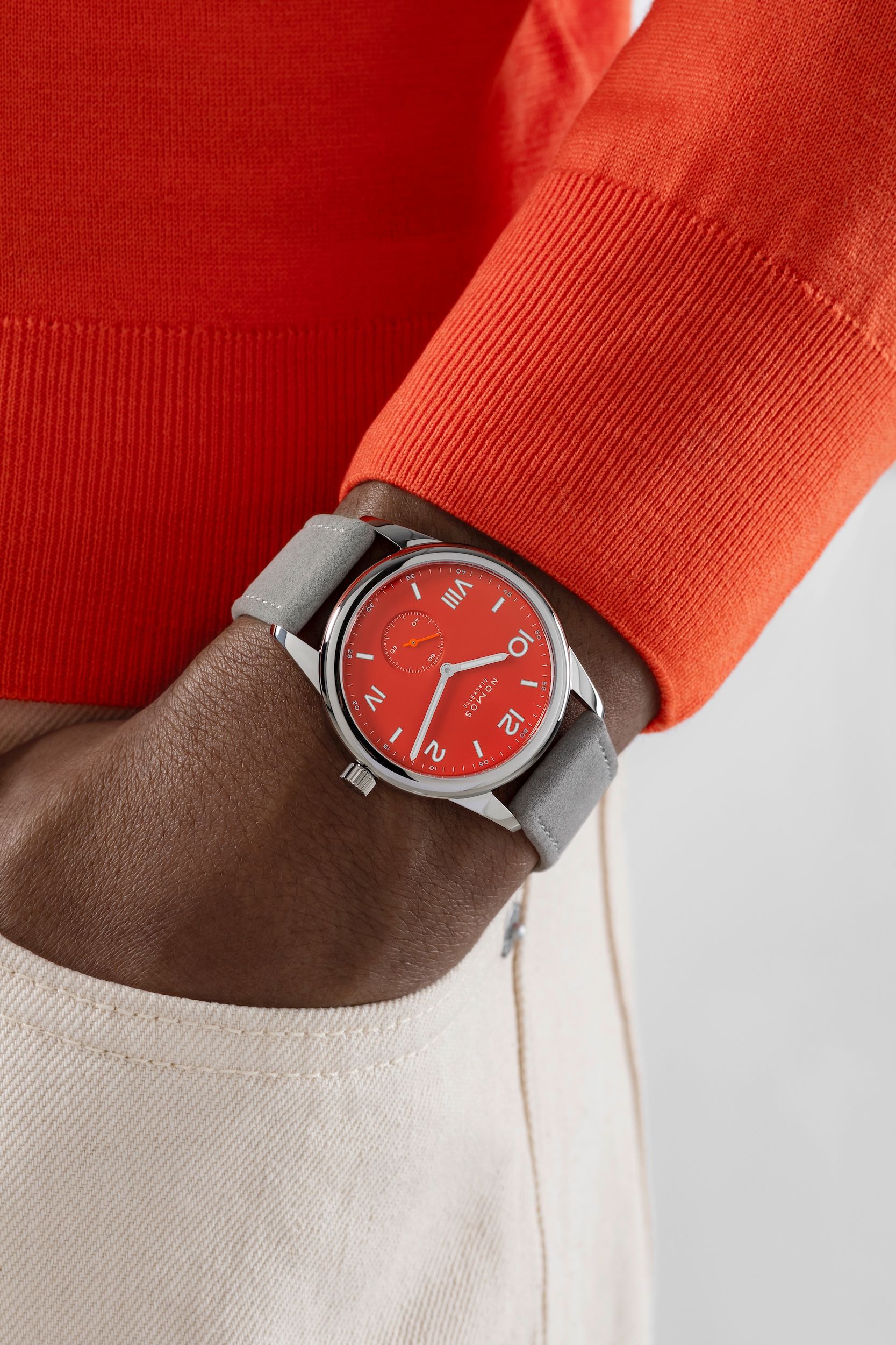 NOMOS クラブ 38 キャンパス ノンストップレッド 着用画像 NOMOSGLASHÜTTE＋FORTUNE TIME 表参道ヒルズ店