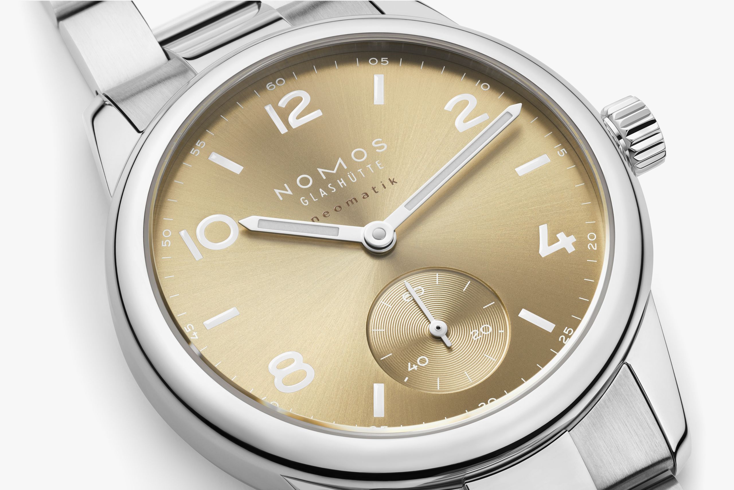 NOMOS クラブ・スポーツ ネオマティック 34 ゴールド アップ画像 NOMOSGLASHÜTTE＋FORTUNE TIME 表参道ヒルズ店