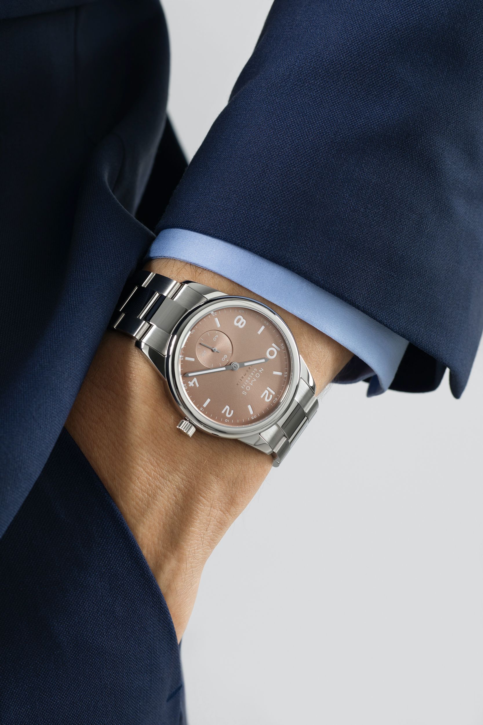 NOMOS クラブ・スポーツ ネオマティック 39 アンバー 着用画像 NOMOSGLASHÜTTE＋FORTUNE TIME 表参道ヒルズ店
