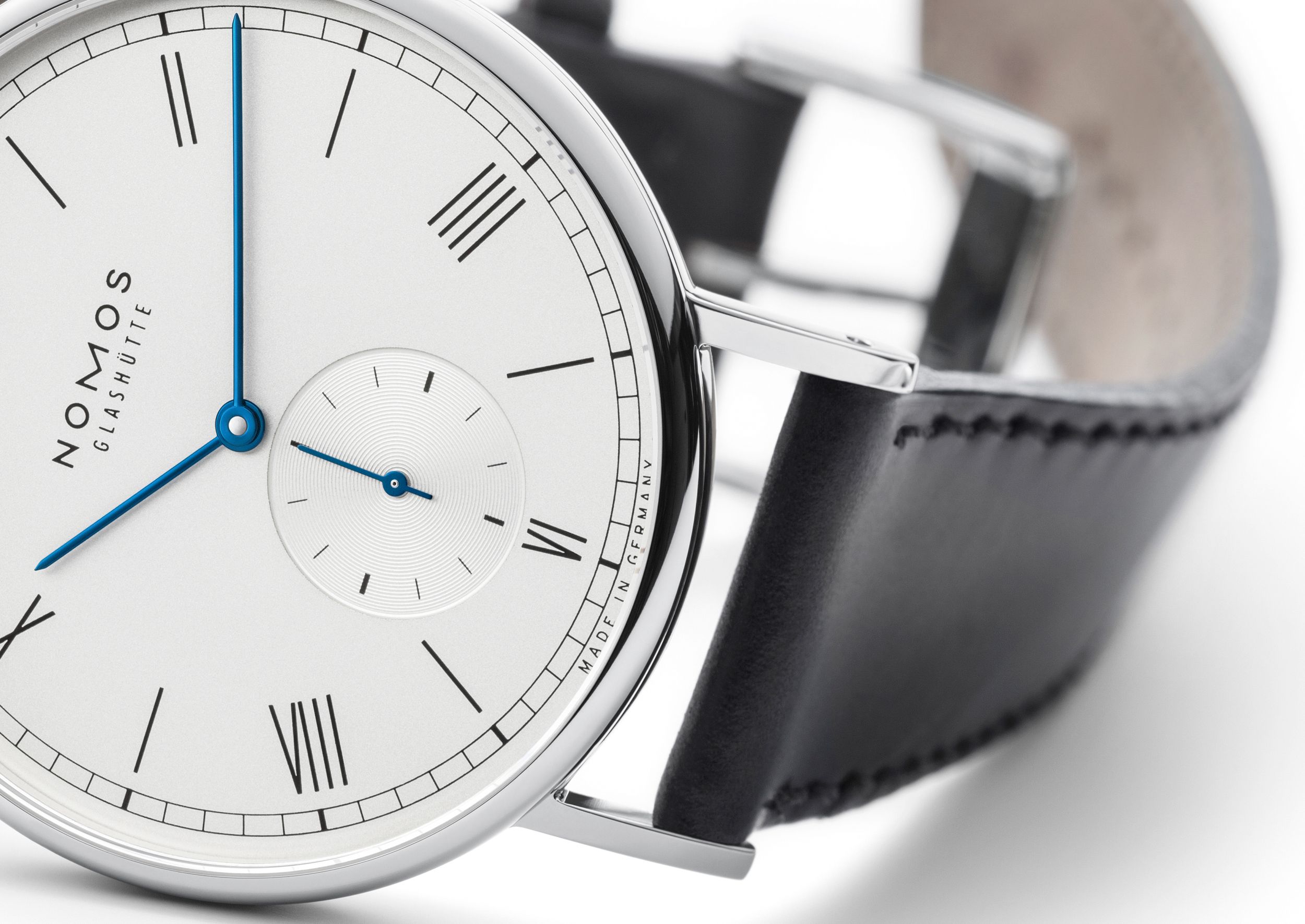 NOMOS ラドウィッグ 38 斜め画像 NOMOSGLASHÜTTE＋FORTUNE TIME 表参道ヒルズ店