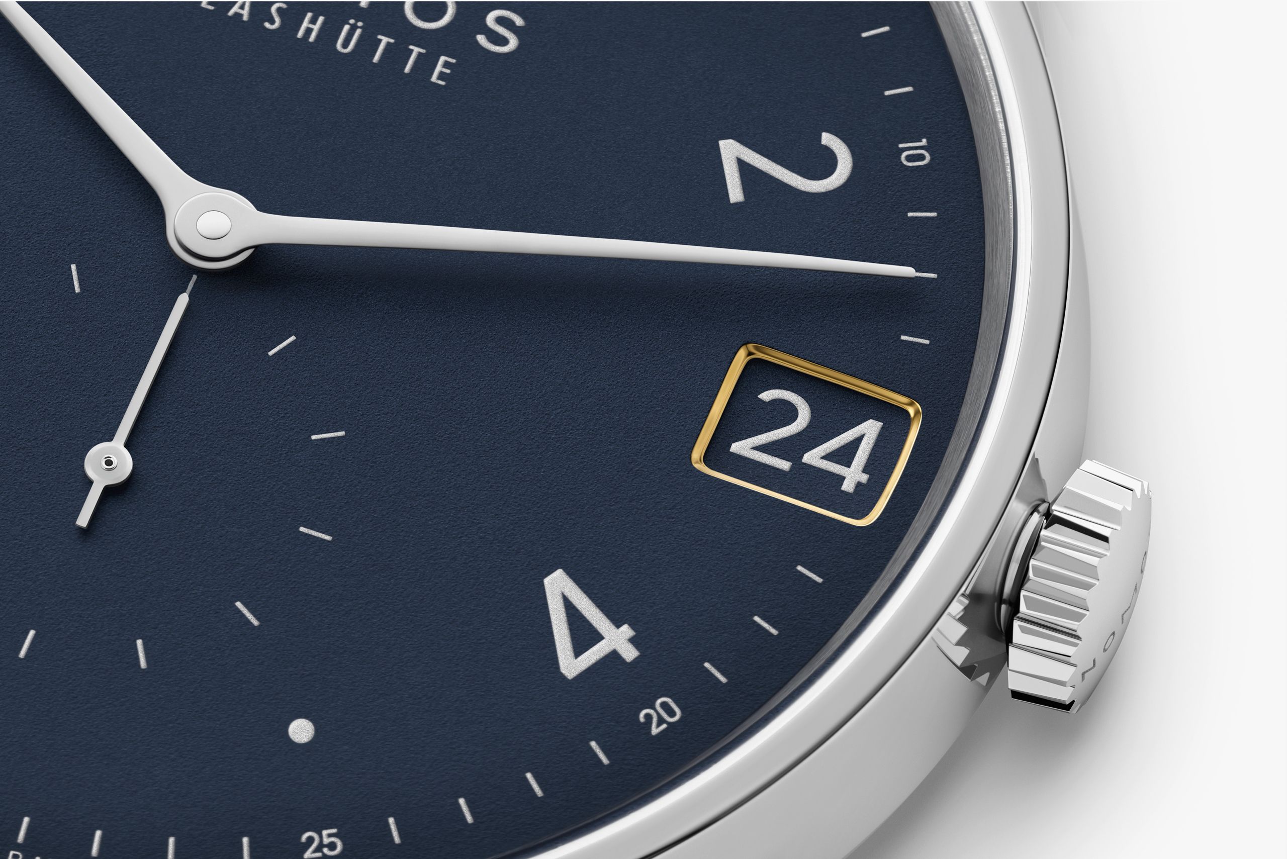 NOMOS ミニマティック 39 デイト ブルー アップ画像 NOMOSGLASHÜTTE＋FORTUNE TIME 表参道ヒルズ店