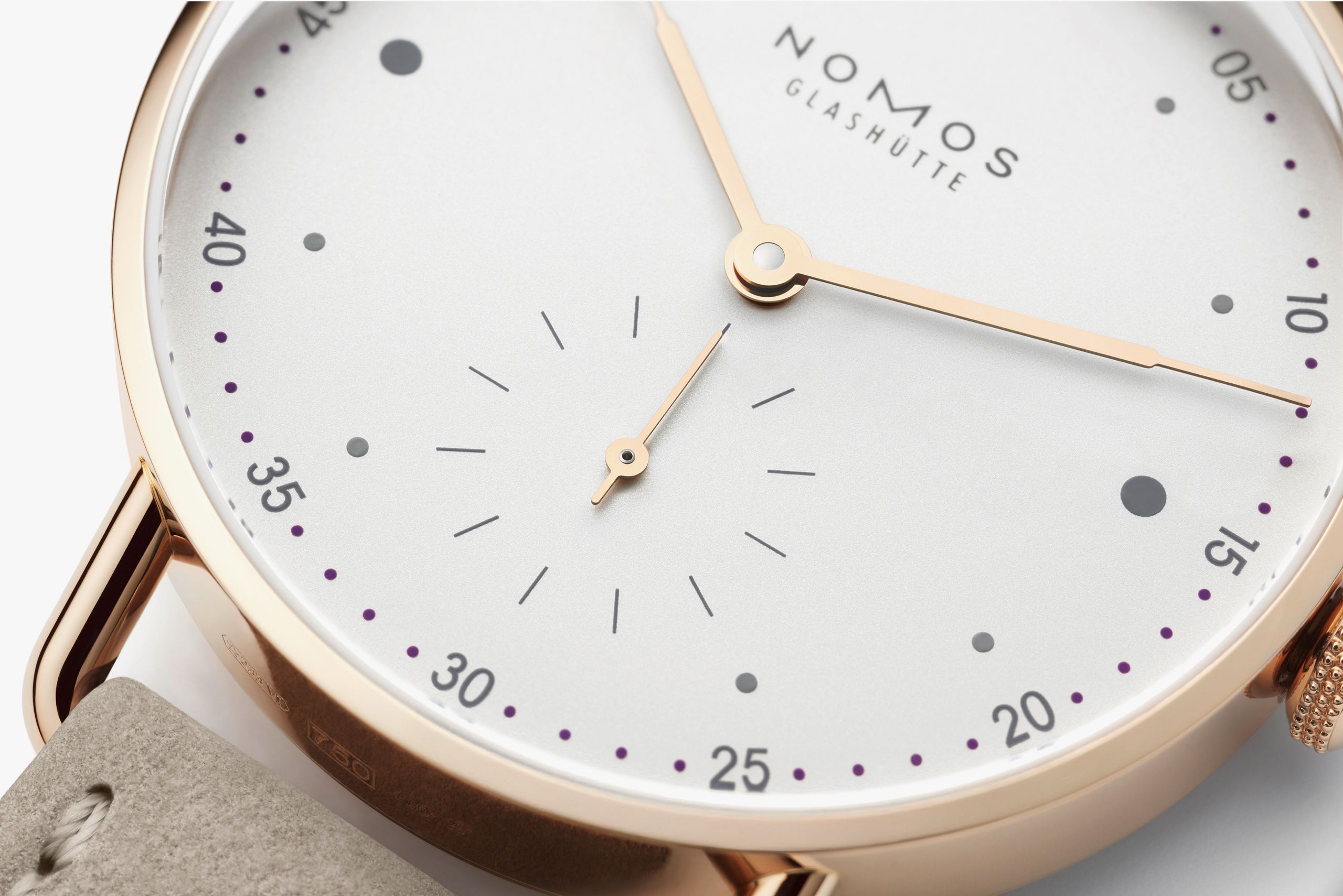 NOMOS メトロ 33 ローズゴールド アップ画像1 NOMOSGLASHÜTTE＋FORTUNE TIME 表参道ヒルズ店