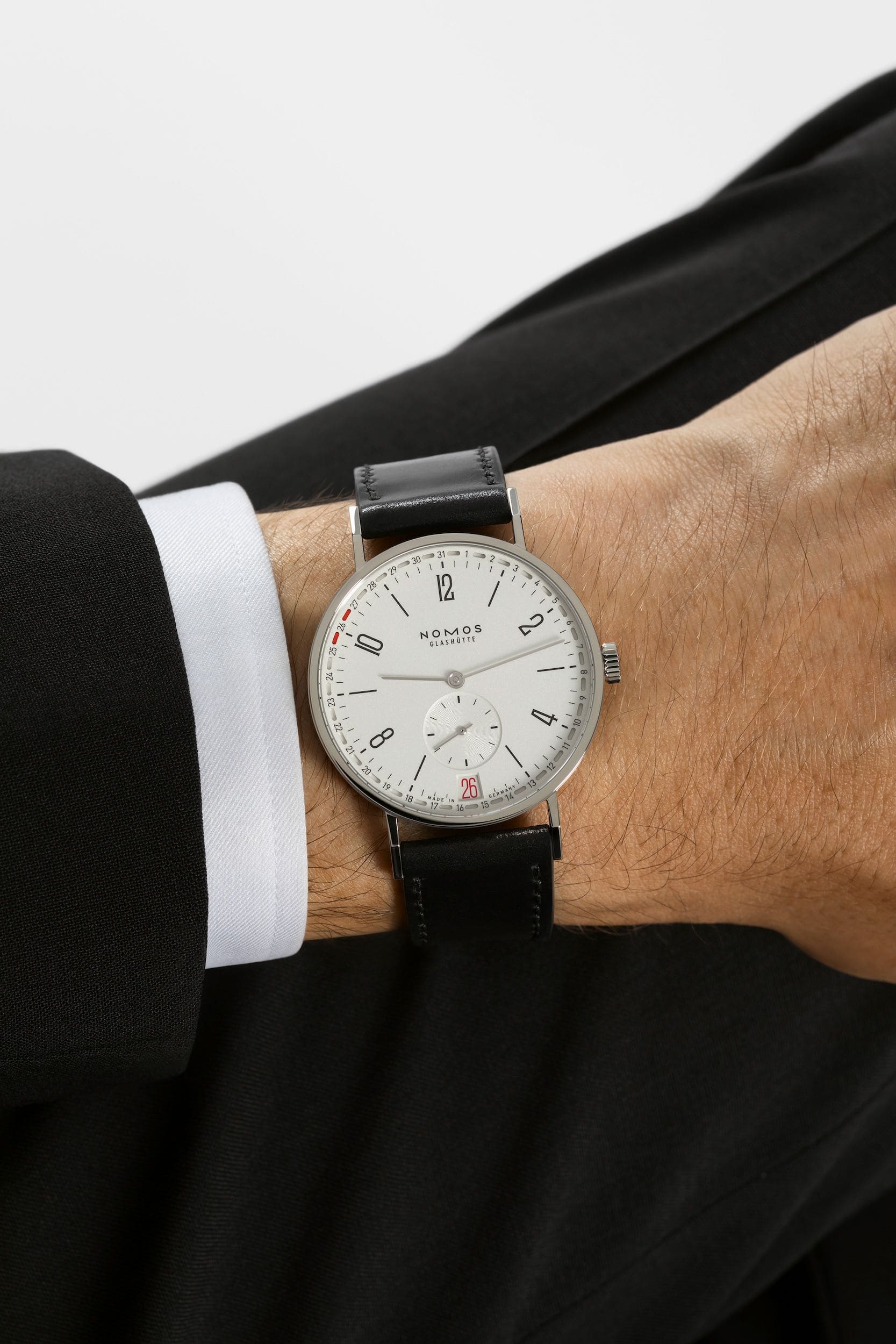 NOMOS タンジェント 2デイト 着用画像 NOMOSGLASHÜTTE＋FORTUNE TIME 表参道ヒルズ店