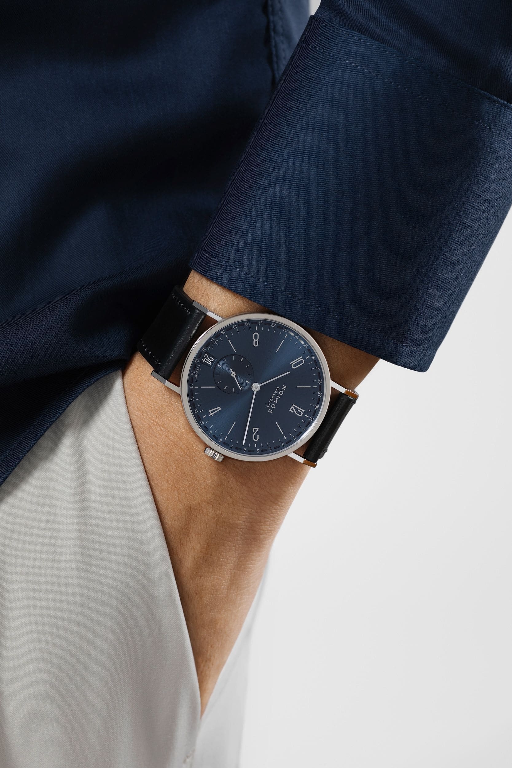 NOMOS タンジェント 2デイト ブルー 着用画像 NOMOSGLASHÜTTE＋FORTUNE TIME 表参道ヒルズ店