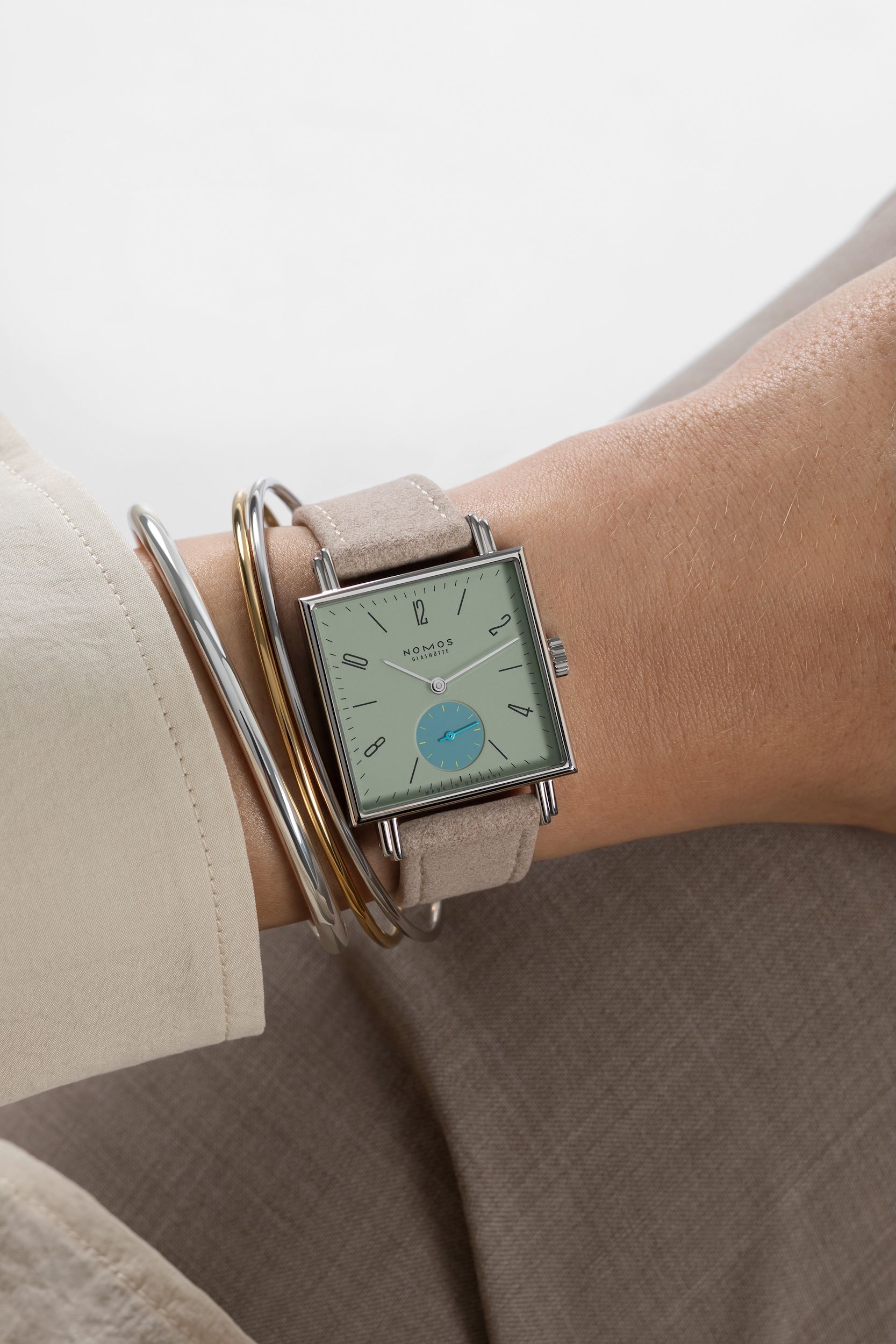 NOMOS テトラ サルビア 着用画像1 NOMOSGLASHÜTTE＋FORTUNE TIME 表参道ヒルズ店