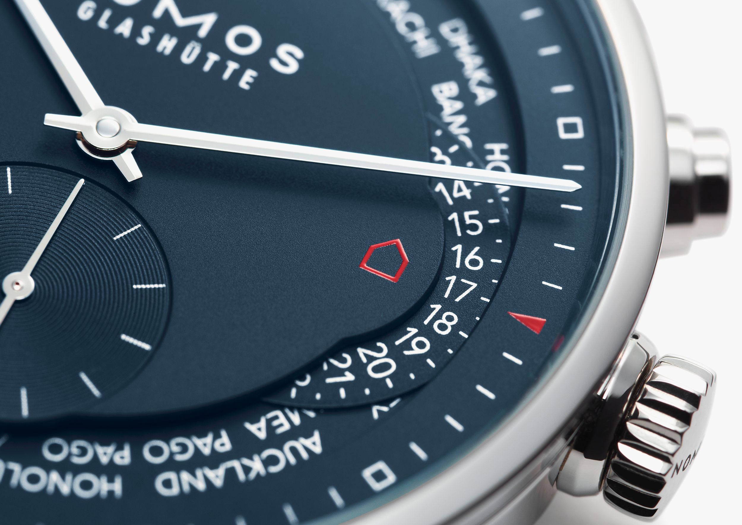 NOMOS チューリッヒ ワールドタイマー ミッドナイトブルー アップ画像 NOMOSGLASHÜTTE＋FORTUNE TIME 表参道ヒルズ店