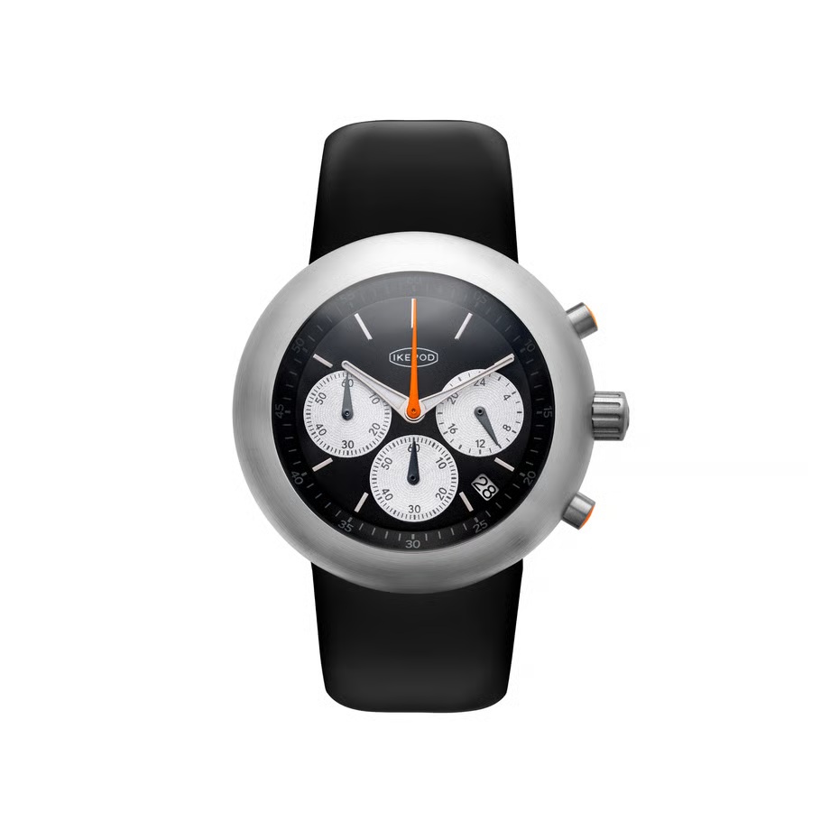 New Chronopod /C001 Panda Pod IPC001SILB CHRONOPODは、IKEPODの名作「HEMIPOD」へのオマージュを捧げたコレクション。 2025年秋、ブランド復活の一役を担ったCHRONOPODが、ムーブメントの変更、新たなカラーリングも加え、モデルの刷新を図ります。