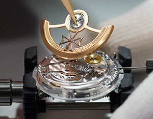 VACHERON CONSTANTIN(ヴァシュロン・コンスタンタン) 2021新作 18世紀ジュネーブの高級時計製造の精神を持ち続ける新しい時計。ヴァシュロン・コンスタンタン「トラディショナル・コンプリートカレンダー」