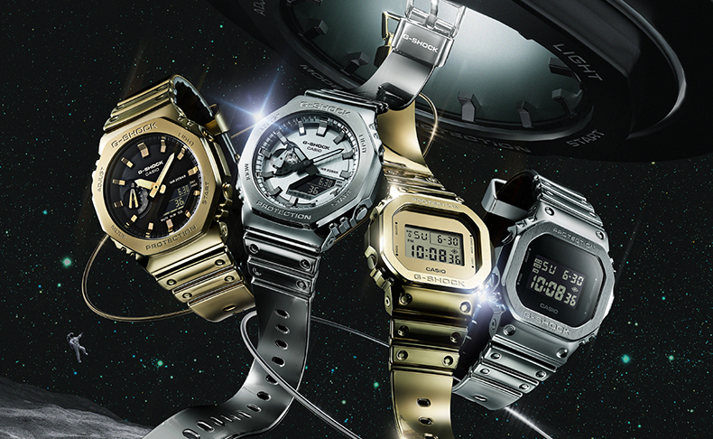 G-SHOCK(ジーショック) 2025新作 スタイリッシュなデザインのメタルベゼルモデル。装着性と耐摩耗性を両立したタフシリコーンバンドの“G-SHOCK”。蒸着処理で金属調に仕上げた樹脂バンド