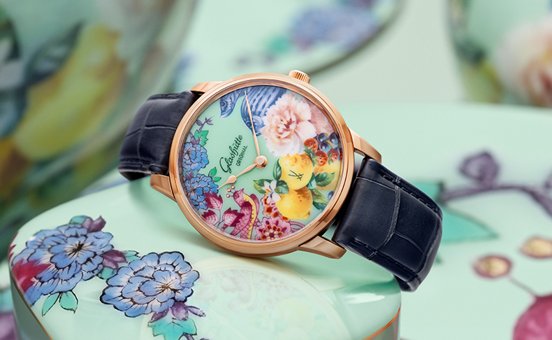 GLASHÜTTE ORIGINAL(グラスヒュッテ・オリジナル) 2025新作 伝統豊かな2つのブランドによるリミテッド・エディション。グラスヒュッテ・オリジナル「セネタ・マイセン」