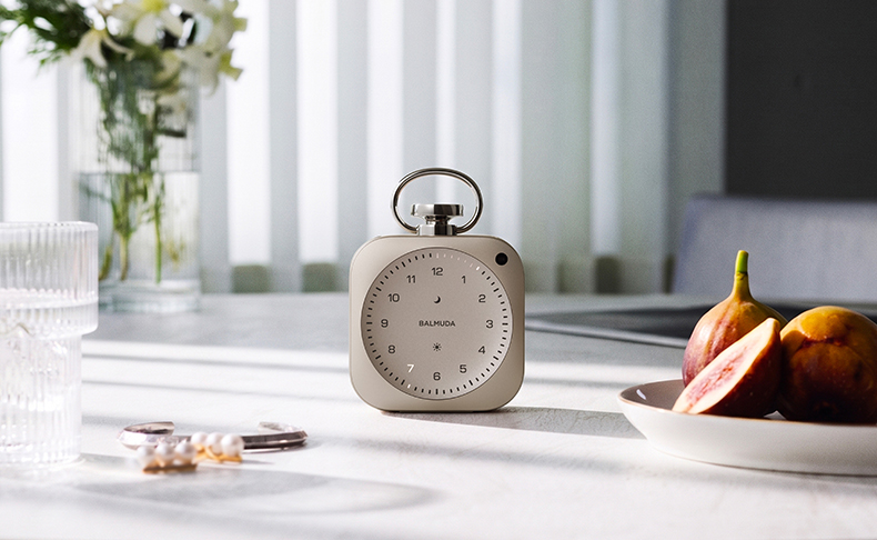 BALMUDA | バルミューダ バルミューダの共に時を刻むプロダクト「The Clock」に、特別カラー「シャンパンゴールド」が登場