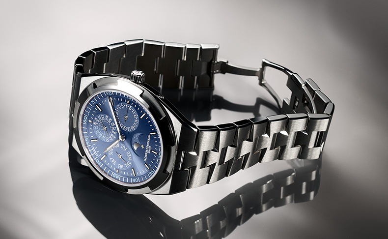 VACHERON CONSTANTIN(ヴァシュロン・コンスタンタン) 2026新作 「オーヴァーシーズ」コレクション30周年を記念した200本限定モデル。ヴァシュロン・コンスタンタン「オーヴァーシーズ・エクストラフラット パーペチュアルカレンダー」