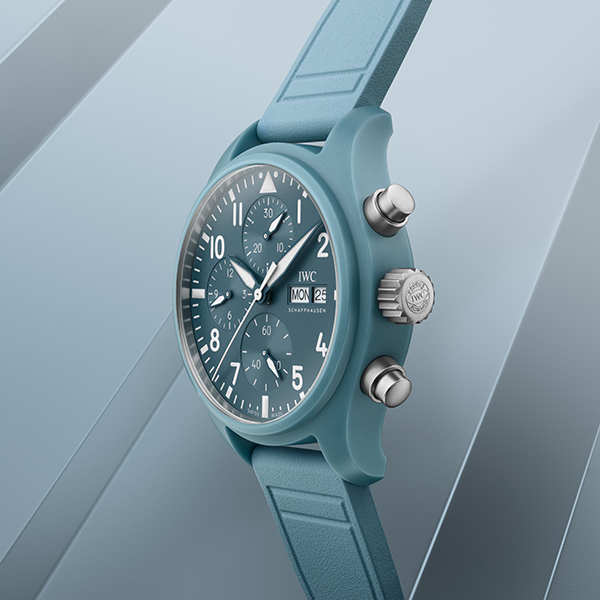 IWC(アイ・ダブリュー・シー) 2025新作 夏らしいライトブルーで「トップガン」シリーズのカラーコレクションを拡大。IWC「パイロット・ウォッチ・クロノグラフ 41 “トップガン・ミラマー”」