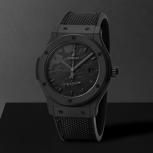 HUBLOT(ウブロ) 2026新作 黒の芸術を再定義。ウブロ「クラシック・フュージョン ヨウジヤマモト オールブラック カモ」