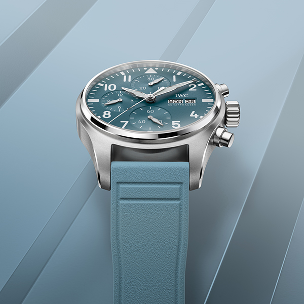 IWC(アイ・ダブリュー・シー) 2025新作 夏らしいライトブルーで「トップガン」シリーズのカラーコレクションを拡大。IWC「パイロット・ウォッチ・クロノグラフ 41 “トップガン・ミラマー”」