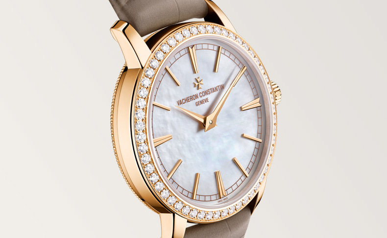 2022新作 18世紀から受け継がれる卓越した時計製造の伝統を表現しているヴァシュロン・コンスタンタン「トラディショナル」コレクション。レディスの「トラディショナル・マニュアルワインディング」に新たにマザーオブパールの文字盤が仲間入り。