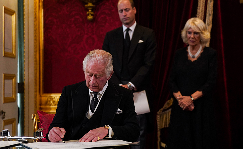 イギリス新国王チャールズ三世とパルミジャーニ・フルリエ「トリック クロノグラフ」