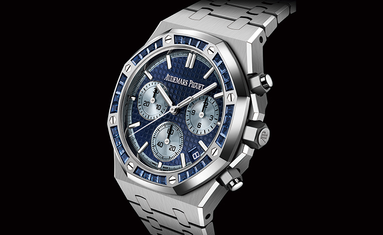 2023新作 オーデマ ピゲからバゲットカットのブルーサファイアをベゼルに配した新しいホワイトゴールドの「ロイヤル オーク クロノグラフ」