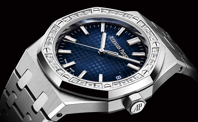 2023新作 ディープブルーのスモークダイヤルを施した、オーデマ ピゲ「ロイヤル オーク」3モデル