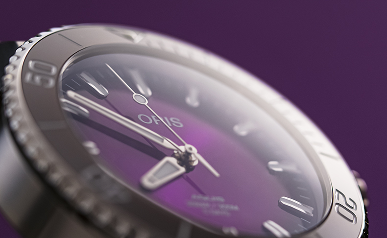 2023新作 アクイスが記念日に因み初めての色に染まって250本限定で登場。オリス「ヘルシュタインエディション2023」