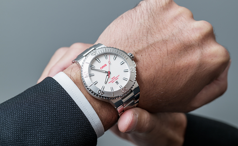2025新作 二つの世界が紡ぐ美。オリス「アクイス ジャパン リミテッドエディション」